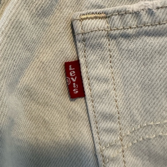 Levi’s 501 High Waisted Button Fly Light Wash Denim Shorts Size 28 - Picture 3 of 6